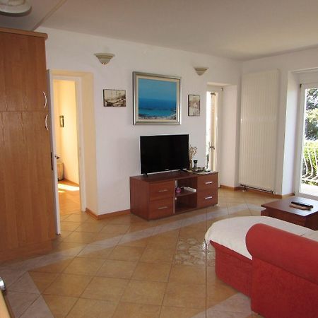 Apartments Zlato - With Pool Zengg Kültér fotó